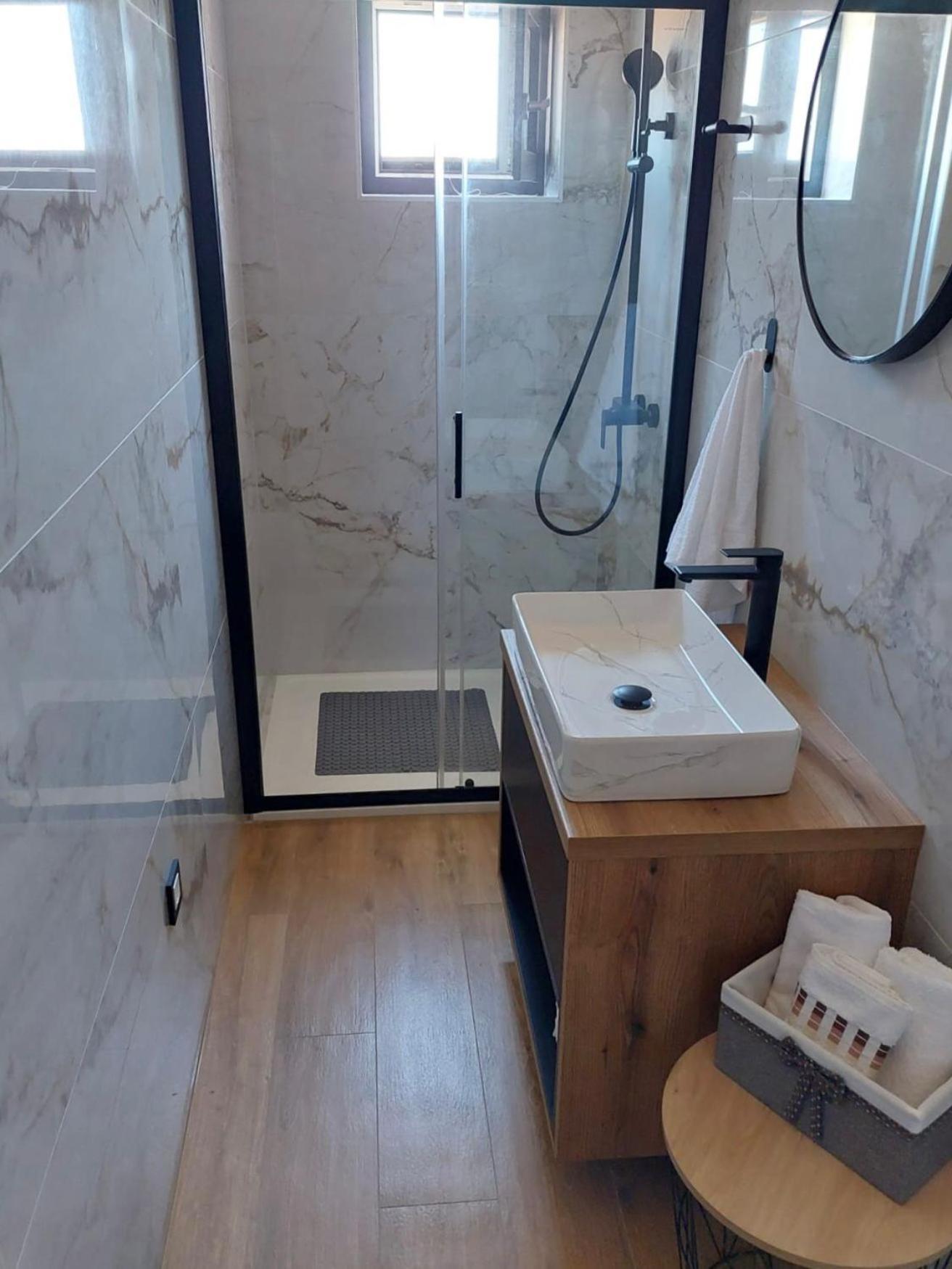 Apartmani Karla Paklenica スタリグラード エクステリア 写真