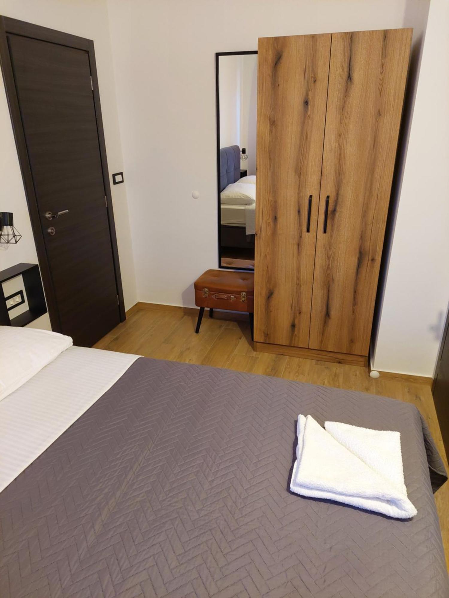 Apartmani Karla Paklenica スタリグラード エクステリア 写真