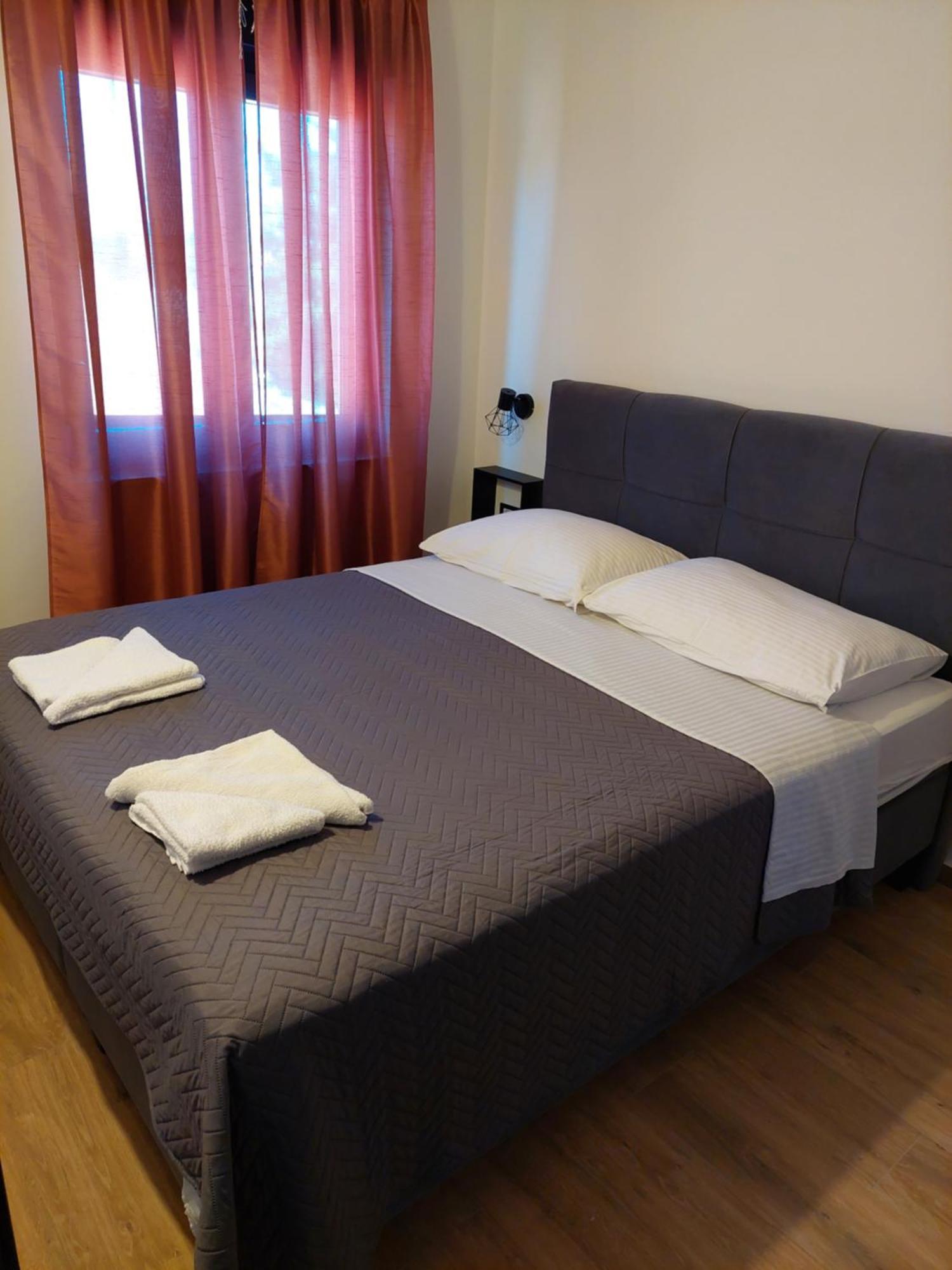 Apartmani Karla Paklenica スタリグラード エクステリア 写真