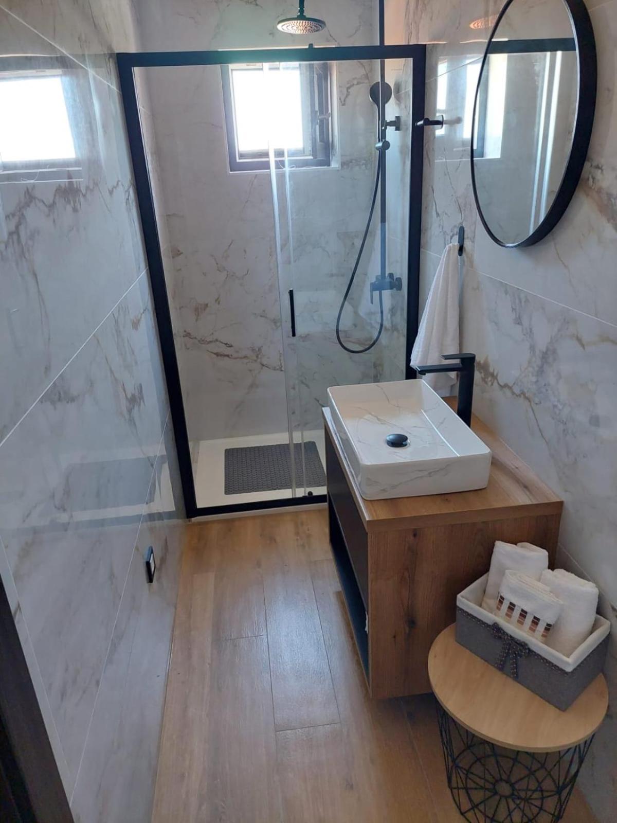 Apartmani Karla Paklenica スタリグラード エクステリア 写真